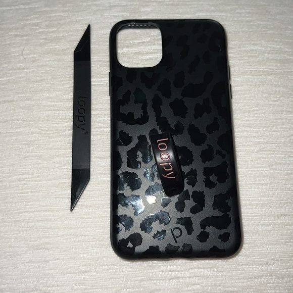 Midnight Leopard Loopy Case iPhone 11 Pro Max - Picture 13 of 14